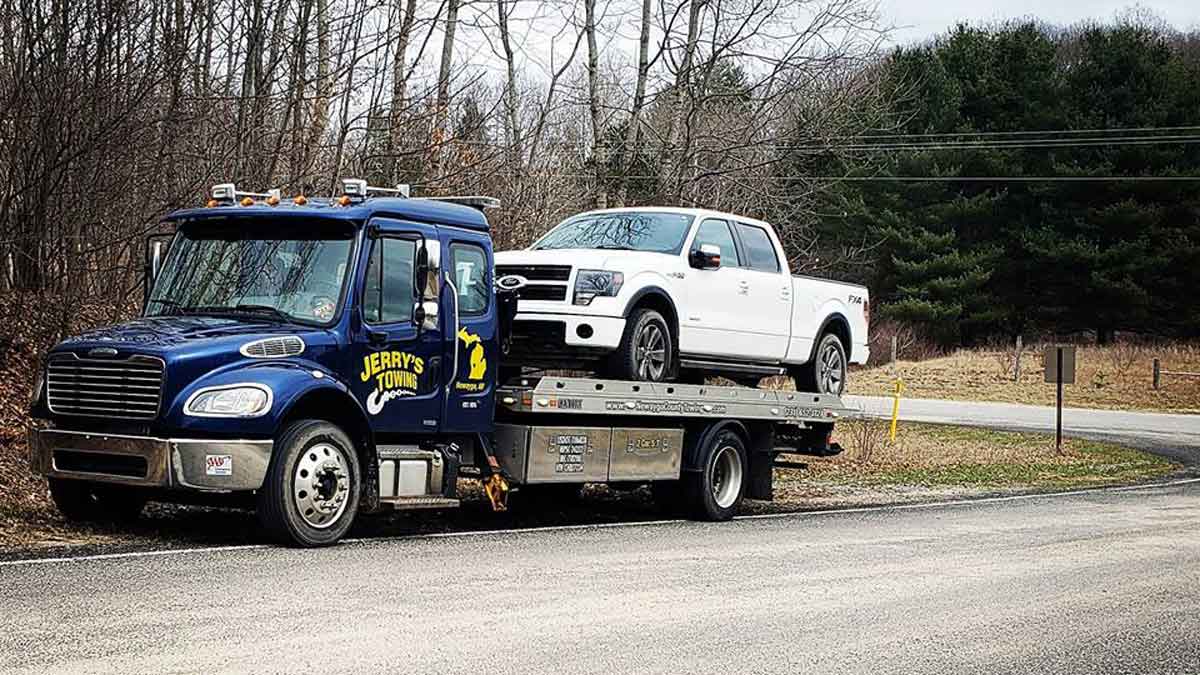 Local Towing Service Newaygo